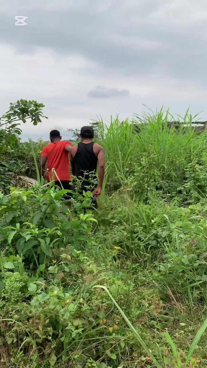 Sexypeller: L'ebano succhia il cazzo