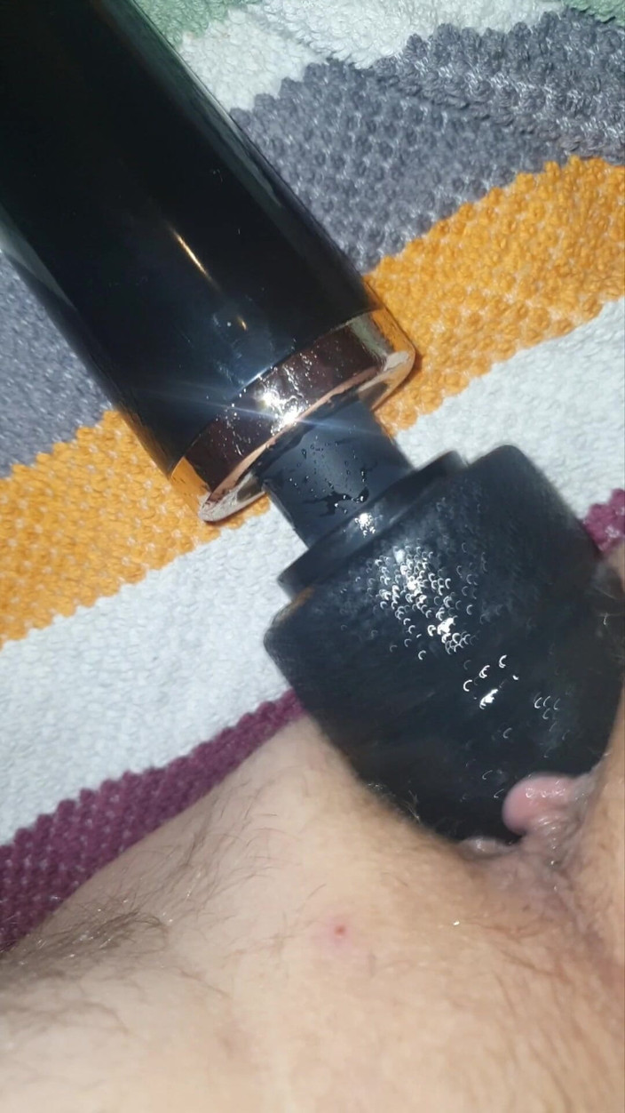 Analass: Jeżdżę dildo, naturalne, niebieskie, ogromne