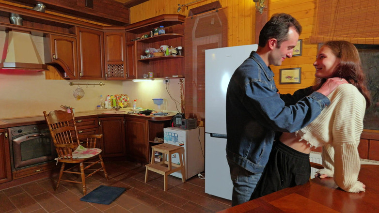 Oopsmodels: लड़की सिंगिंग टीचर के पास आई थी लेकिन उसने उसे चोदा