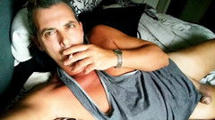Cory Bernstein: Отчим-каку Cory Bernstein запалили в секс-видео с членом знаменитости, курение, трах пальцами задницы, сперма