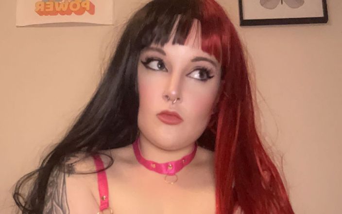 Ruby Rose: Storstäd goth bröstvårta suger