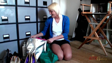 ATKIngdom Fans: Blonde tiener in casting