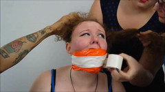 Selfgags classic: Začarovaný roubík - 1. kolo: Layla na Kailey!