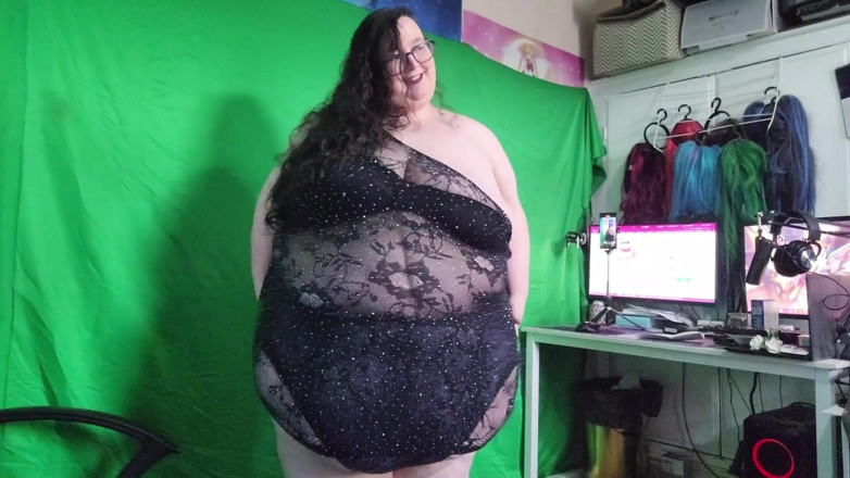 SSBBWLadyBrads: SSBBW官能的な動きとストリップ