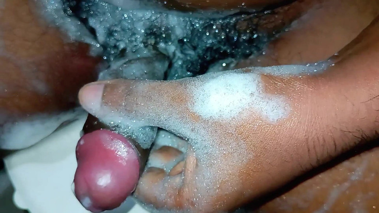 rahuman: Canavar yarak temizleme ve mastürbasyon