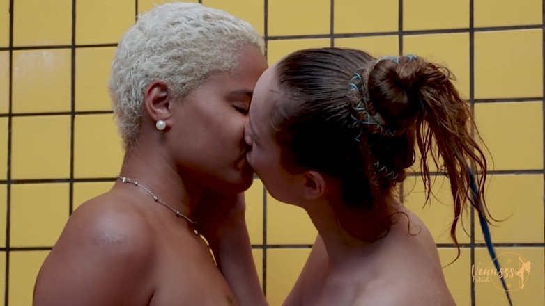 Venusss fetish: ¡Domina y somete a una chica de ébano a mis besos!