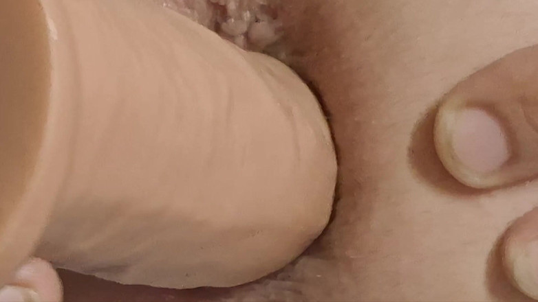 SavageHeater59: Ağzım açık kalçasında kocaman dildo