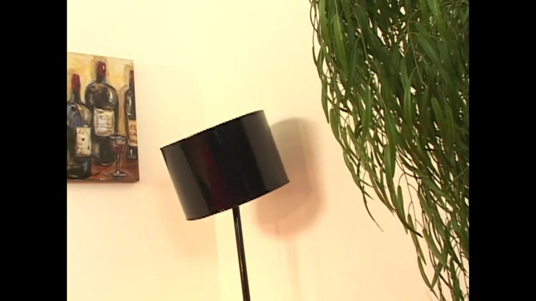 FM Video Europe: Шлюха из Африки с огромным желанием иметь огромный чёрный член