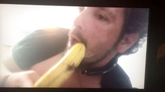 King Of Crossdress: Kouření Bannana Baby v krku