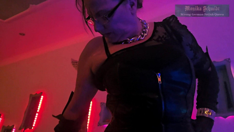 Strict Senz: Monika Schmidt Femdom sezení na obličeji Sm jiný zadek uctívání...