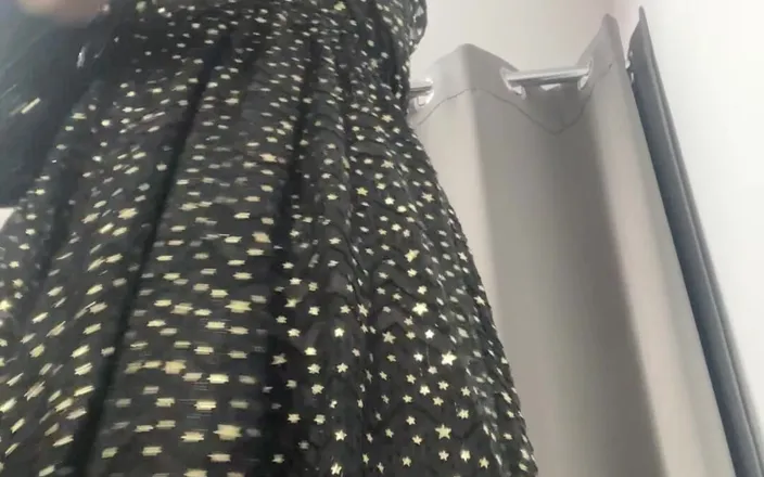 MistressWriggler: Getting Naked to Try on Designer Dresses in a Posh...