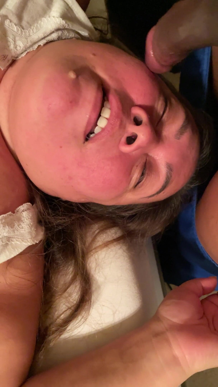 Namora Minx: Asian BBW gagging on big Latin dick