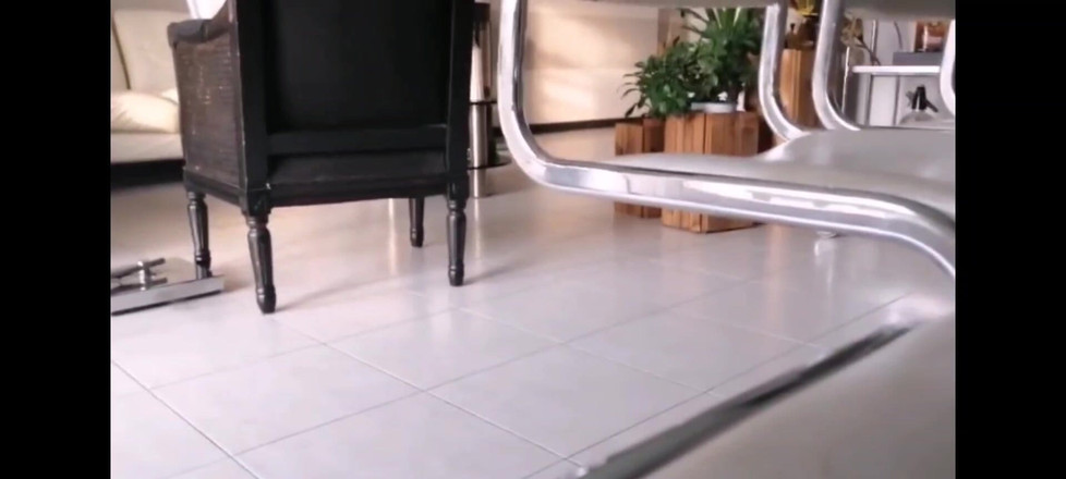 Yvonne: Él estaba mirando mis pies sexy