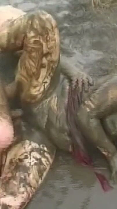 VELVET1984: Madura morena milf follada duro en barro