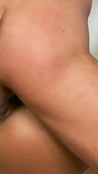 Czeska blond pokojówka MILF z ładną dupą zerżnięta seksowną bielizną