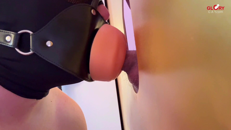 GLORYHOLEGAYS: Hetero rammar sin fru i gloryhole - men vem gnäller egentligen...