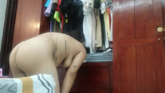 irina69star: Smyslná služka se pro tebe svléká