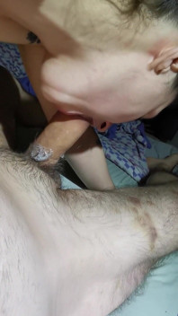 POV deepthroat kouření v krku