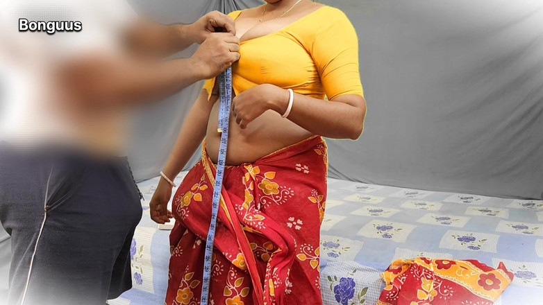 Riya Bonguus: पोशाक दर्जी बड़े स्तन वाली चोदने लायक मम्मी को चोदता है फिर उसकी चूत के अंदर वीर्य निकालता है
