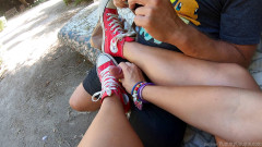 Yummy Couple: Non limitarmi a guardarmi, sborro per me adesso (nel parco)