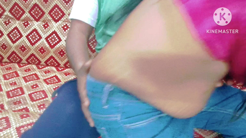 Sweethoneybgl: 当她的丈夫不在家时，德西哥给了一个很好的口交和吞精 - 泰米尔好色音频