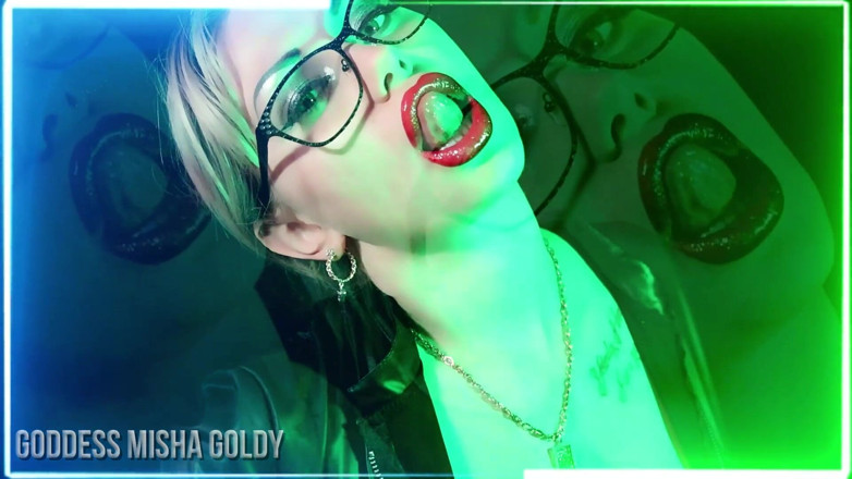 Goddess Misha Goldy: ¡Pierde en mis hermosos labios en trance de adoración!