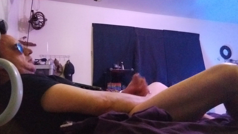 RoyToyBoi: Bạn thân cu to thổi kèn