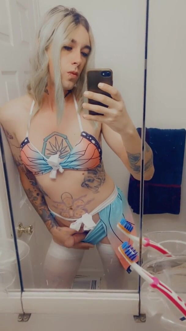 CarmenMelatonin: Troia sexy in costume da bagno