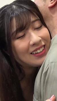 Sakura - Cute College Girl Hops From Sugardaddys to Sugardaddys When the Boyfriend Is Away