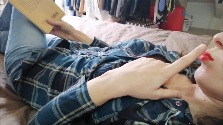 Yvonne: 크리스마스 전날: 내 발을 묶고 집에서 자위하는 1부