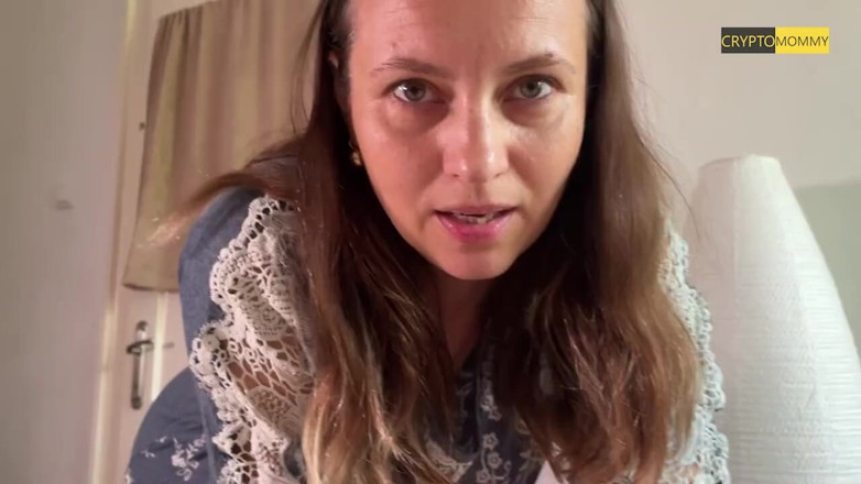 Crypto Mommy: Femdom Full Face Sit