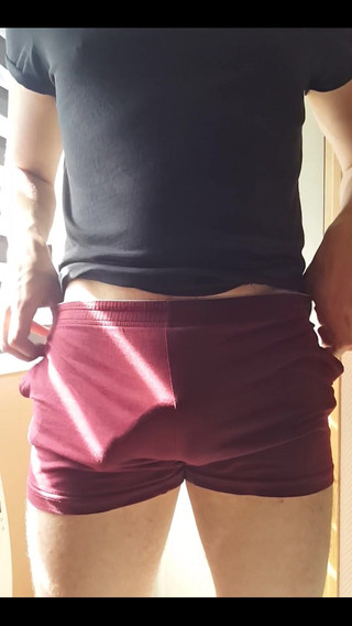 Hardim: Jako kdybyste mě rádi viděli, jak si svlékám šaty