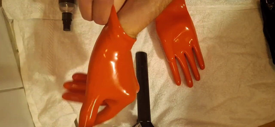 Dreamofevolution: Mănuși din latex