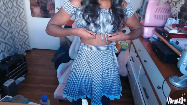 Vanniall: Black Trans Girl Next Door Vanniall Strokes Her Huge Girldick...