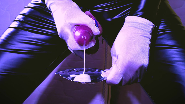 AmberVanilla: Latex bitch slave sucking dildo while jerk off hard cock...