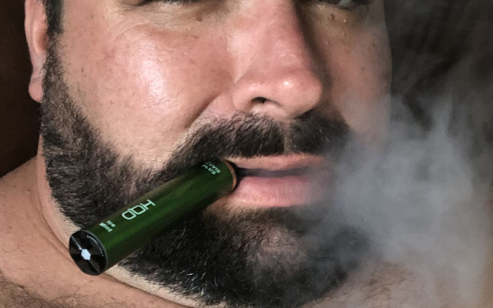 Brewster Bear: BrewsterBear Smoke &amp; Stroke