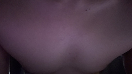 Poynew Oyy: Homem bonito sozinho