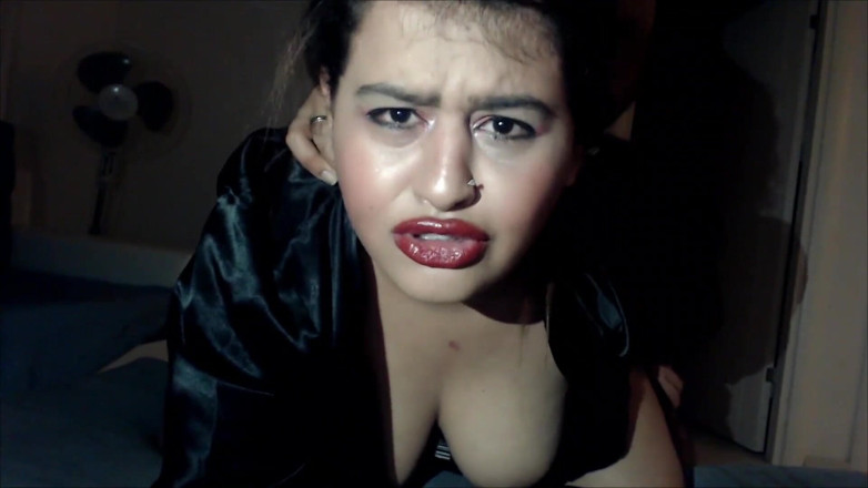 Evelyn Butt: Anal agonizante con hermosa hermanastra!