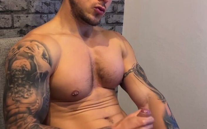 BoyGym: Horny??