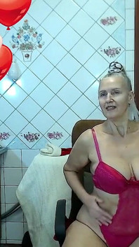 쾌활한 노부부의 매력적인 벌거벗은 몸