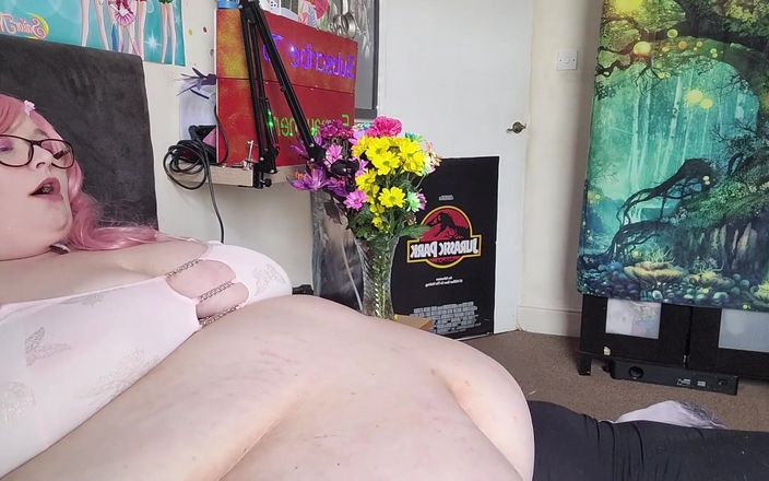 SSBBWLadyBrads: Pesta seks pink haired goddess dan kereta bawah tanah