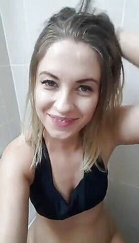 Erotic Tanya: Kompilace čůrání a prdění