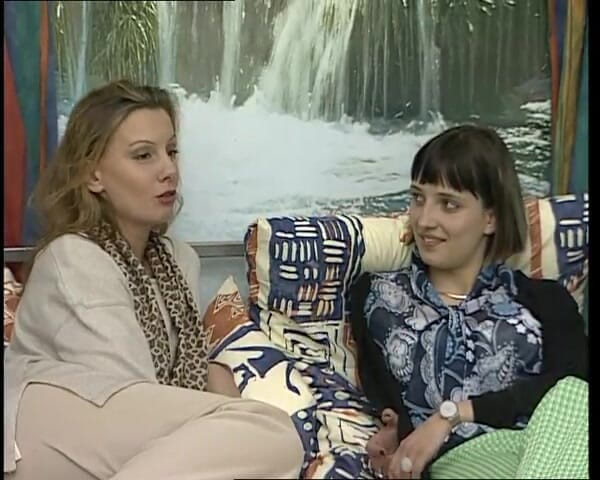 YOUR FIRST PORN: Lesbická zábava mezi dvěma přáteli