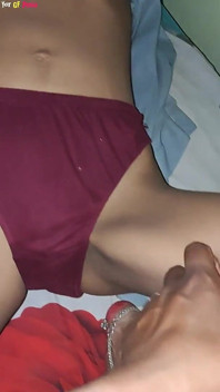 Desi ragazza del villaggio indiano prima volta video XXX. in Lingua Magahi