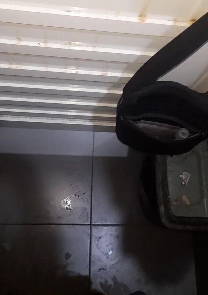 Naomisinka: Penyanyi gaun pakai kain sutrama satin lagi asik masturbasi