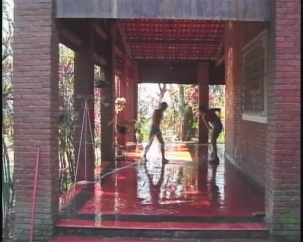 Watch Dirty Movies: Piss Drenched scopata di gruppo all'aperto - troie imbevute ovunque