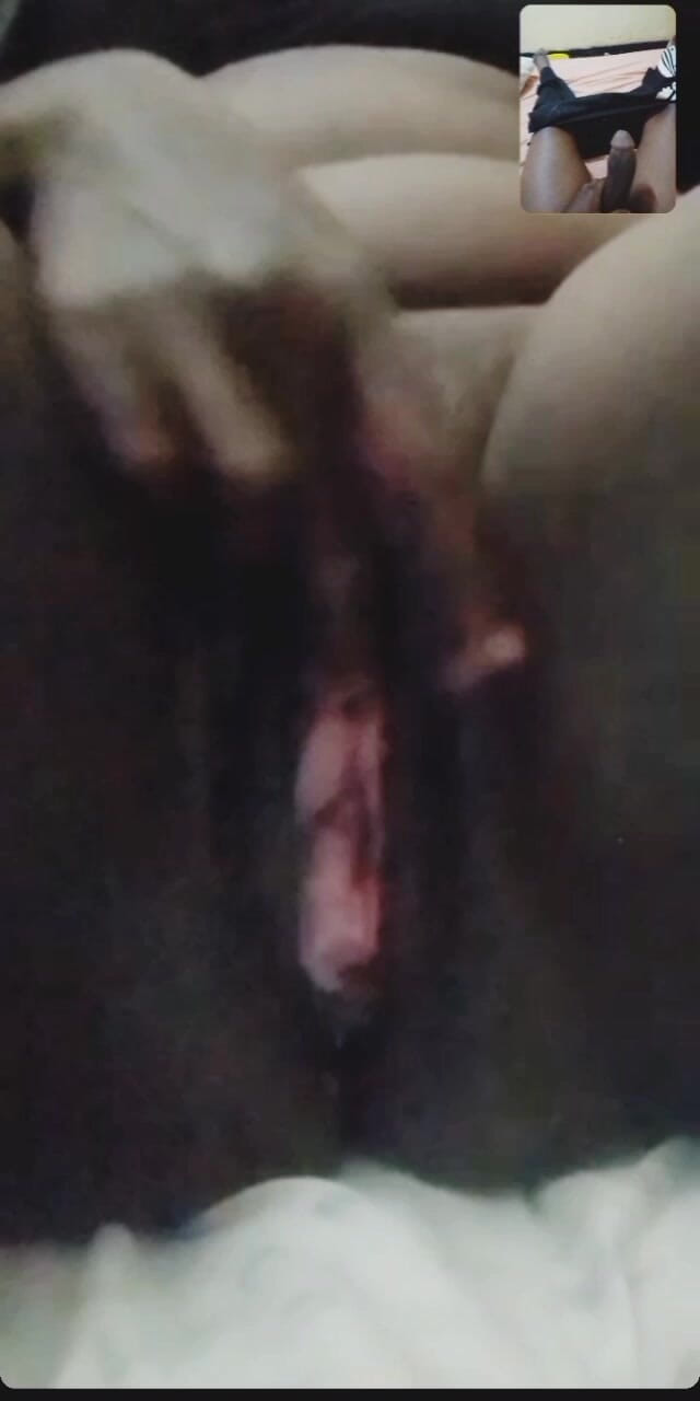 Me and my new slut: Orgasmus sperma černé mámy pumy, užila si šukání přes videohovor