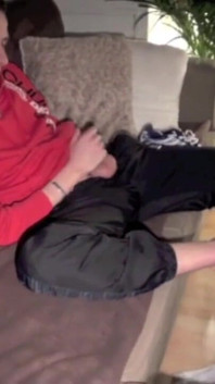 Sex tape con 2 sneakers ragazzo a casa