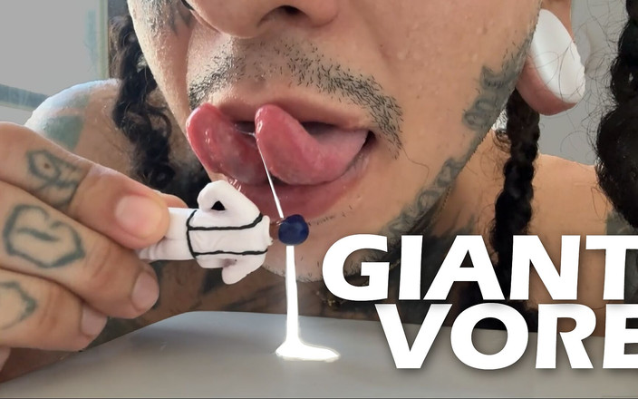 Dyavol: Giante는 dimunuto humano를 가지고 놀고, 얼굴 위에 우유를 쏟은 후 냄새를 맡게 합니다