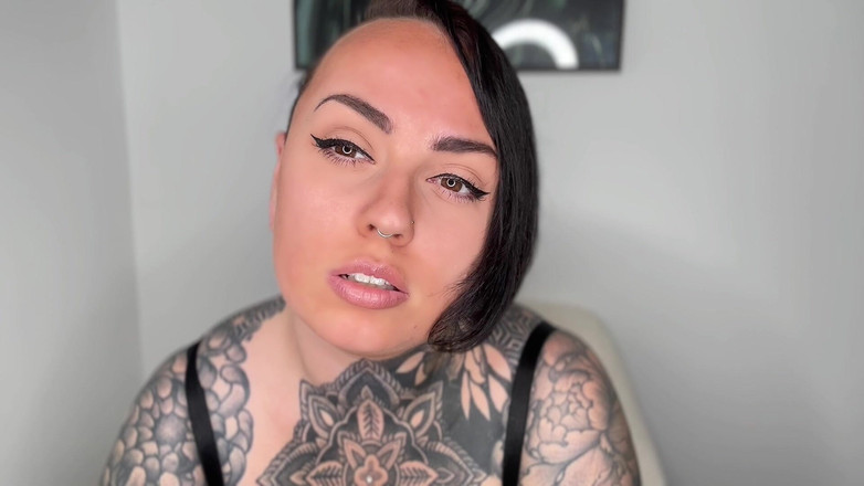 Miss Valentina: धूम्रपान बंद करो